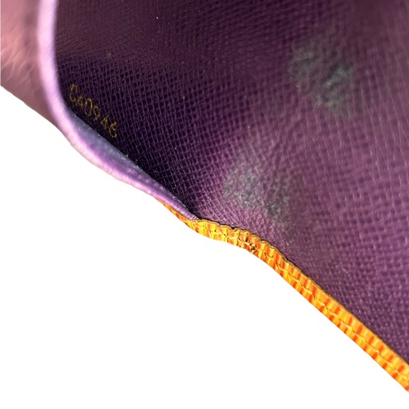 Louis Vuitton Yellow Epi Keyholder - Picture 5 of 12